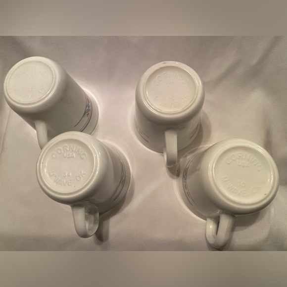 Vintage Corelle PRINCETON PRINSTON 4 Cups Mugs Red Blue Floral Nice! - Picture 9 of 9